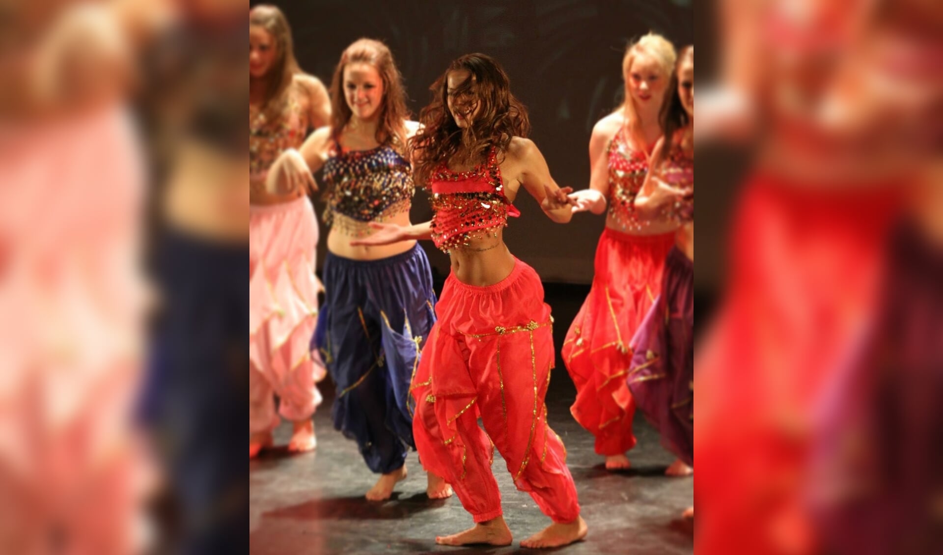 Dansers zetten zich met een wervelende show in voor KiKa. Foto: PR