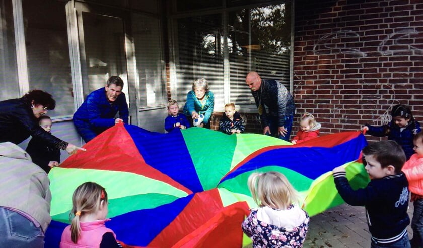 Opa's en oma's beleven met de kleinkinderen een fijne dag. Foto: PR