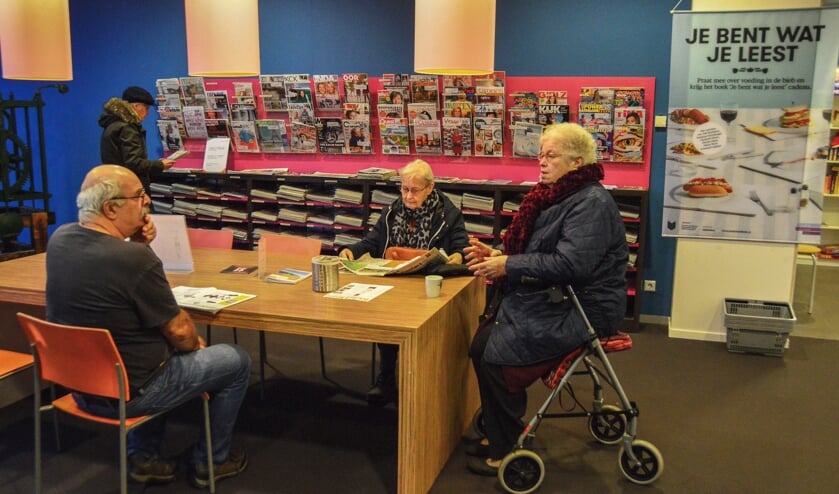 De leeshoek in de bibliotheek in ’t Warnshuus in Warnsveld. Foto: Alize Hillebrink