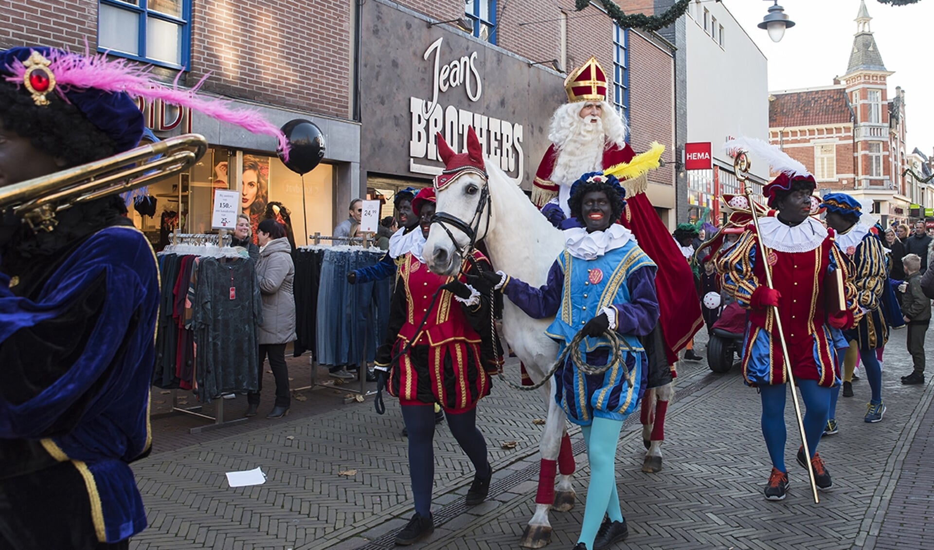 Sint komt weer naar Winterswijk. Foto: 100% Winterswijk, Annet Piek 
