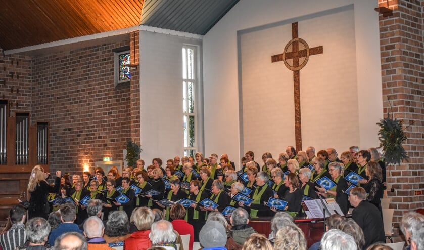Vredesconcerten door Projectkoor VoQ onder leiding van Maria van den Ham. Foto: Bram van den Ham