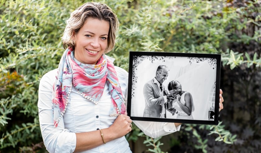 Jennifer Grosman met de winnende foto.