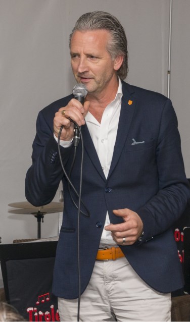Professor dr. Leendert Looijenga vertelt over het project dat mede door Bergh in het Zadel mogelijk is geworden. Foto: Robin Sommers