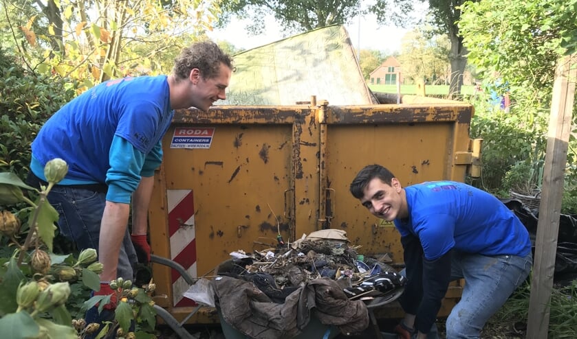 Vrijwilligers zetten zich in om klussen te doen voor een ander. Foto: Present Bronckhorst