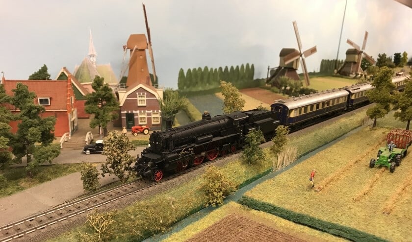 De vijf modelspoorbanen van Gerrit Hulshof zijn uitgerust met heel veel bewegende figuren. Foto: PR.