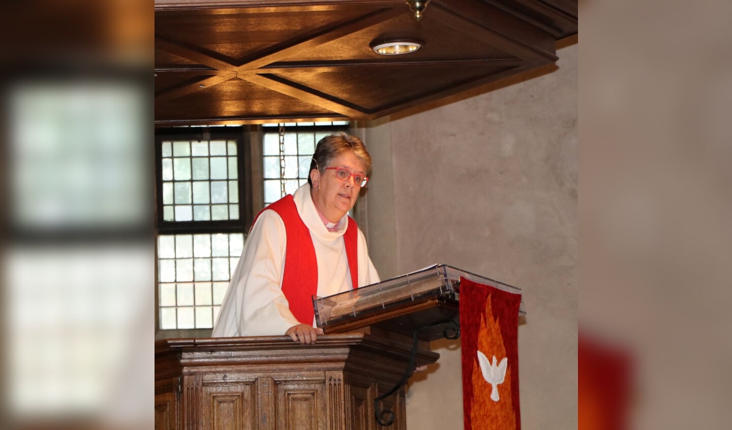 Domina Wilfrieda Stam werd benoemd als nieuwe predikant van de Lambertikerk. Foto: Gerrit Wesselink