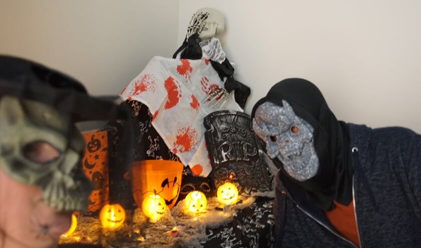De vrijwilligers van de halloweenactiviteiten zijn er helemaal klaar voor. Foto: Frank Vinkenvleugel