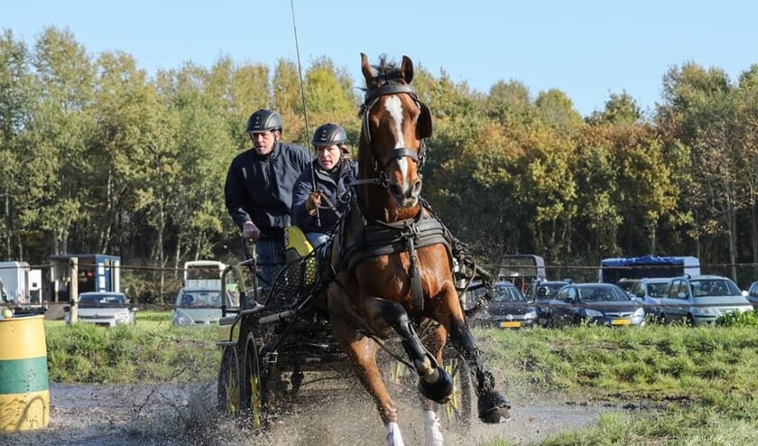Margot Broeze met groom Jan Broeze. Foto: Emile Talen