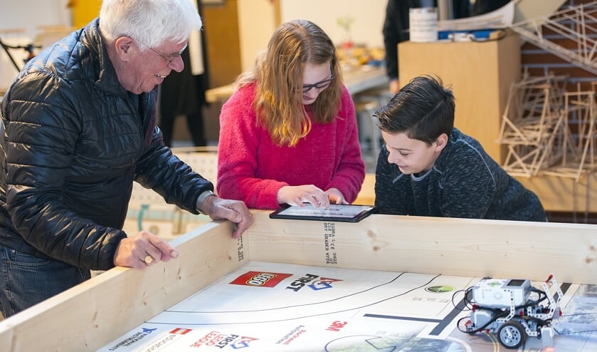 Leerlingen in het Technieklokaal Berkelstreek aan het werk. Foto: PR