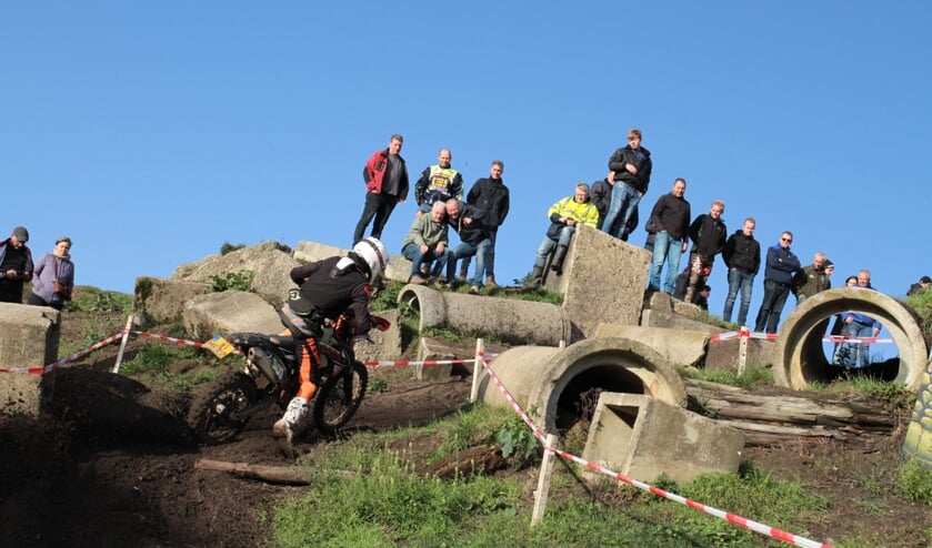 Het publiek genoot van de proeven van langskomende rijders van de Jan van Beekrit. Foto: Henk Teerink
