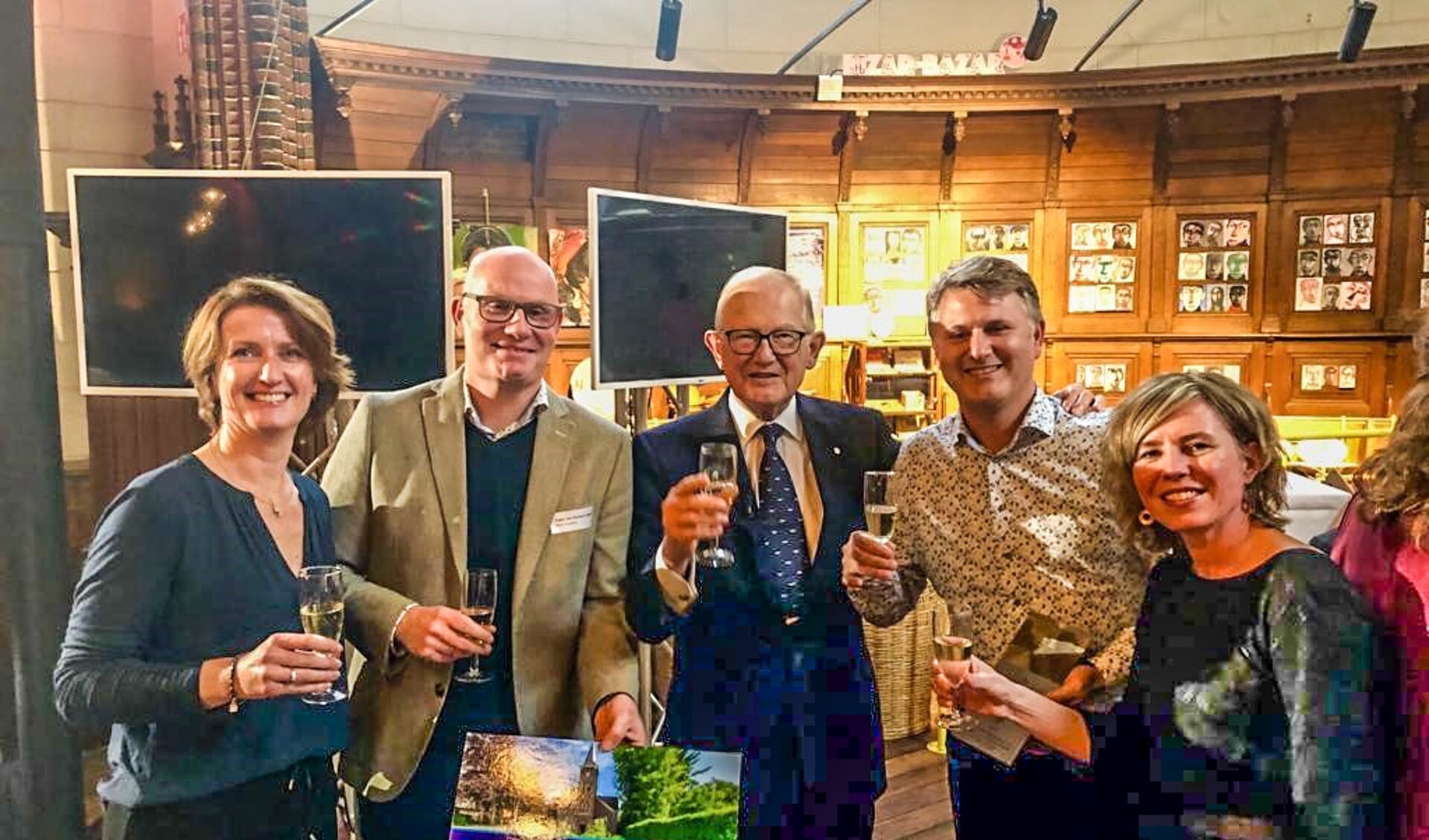 Rianka Habraken, Rick Hulshof, prof. mr. Pieter van Vollenhoven, Mike Hulshof en Petra Heusschen. Foto: PR