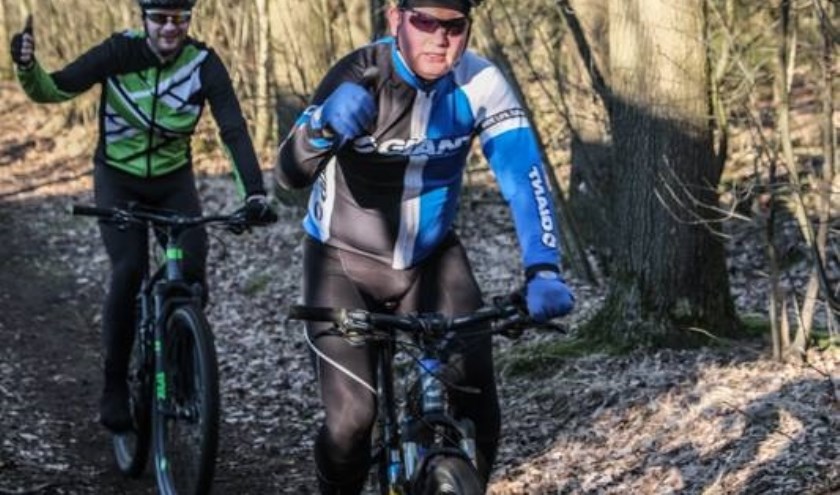 De tocht voert over mooie tracks. Foto: PR