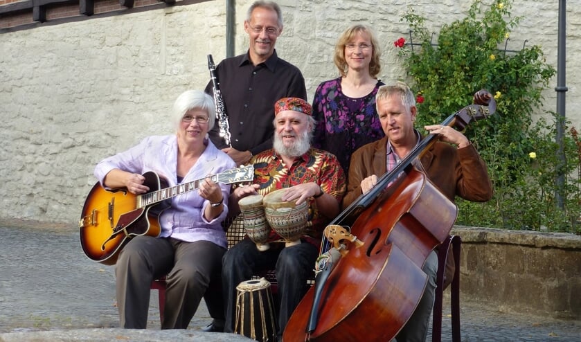 Klezmer-ensemble Bublischki treedt op in de Barokkerk Zwilbroek. Foto: PR Bublischki