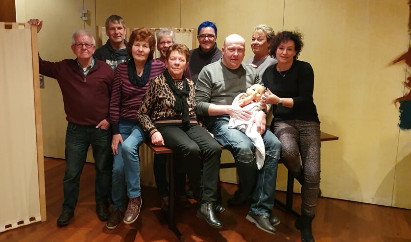 Spelers van de Hengelose Toneelvereniging. Foto: Anita Roenhorst