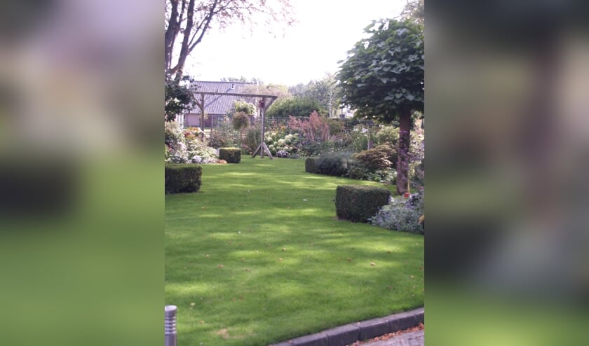 De familie Bannink aan Scholtenhof 6 had de mooiste tuin in de categorie grote tuinen. Foto: PR.