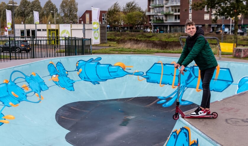 Krishan op de rand van de pool. Foto: Henk Derksen