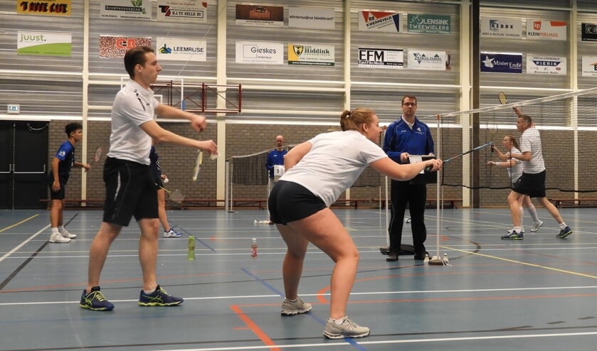 team 1 op de baan tijdens de mix wedstrijden. Foto: Silvia Rengelink