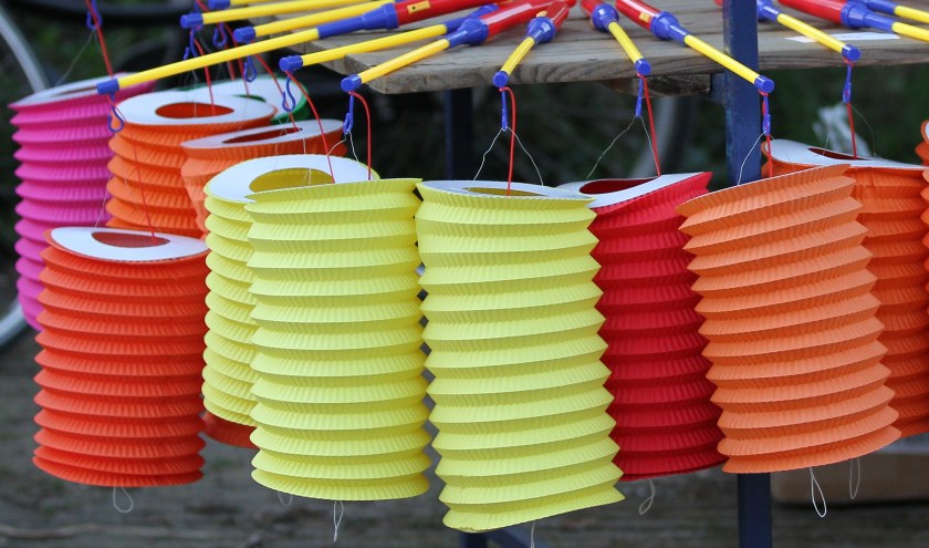 Lampionnen schijnen voor Sint Maarten. Foto: Liesbeth Spaansen
