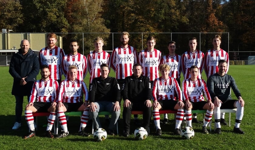 Epse 1 in de mooie tenues van hoofdsponsor Looox Bathrooms. Foto: Els Roeterdink