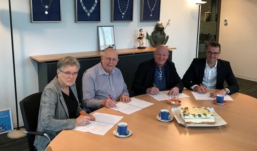 V.l.n.r. Nardy Cupers, Henny Timmermans, Henk Meulenkamp en Maikel van der Neut. Foto: PR