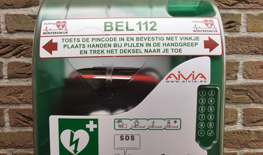 Eeen buurt-AED in een geklimatiseerde buitenkast, 24/7 bereikbaar.