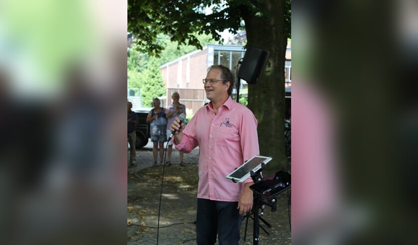 Johan Nibbelink verzorgt de muzikale leiding van het Young Friends Project.