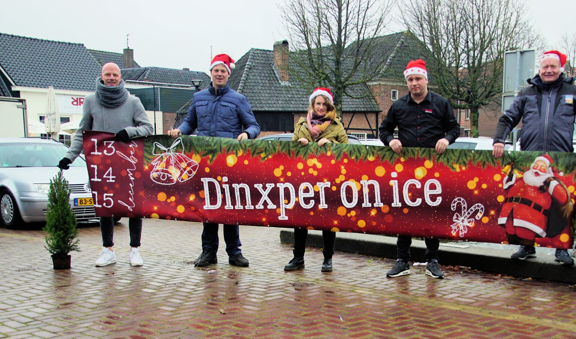 Een deel van de organisatoren van Dinxper On Ice. Foto: Frank Vinkenvleugel