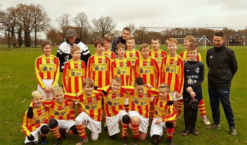 De kampioenen van JO13-1. Foto: PR