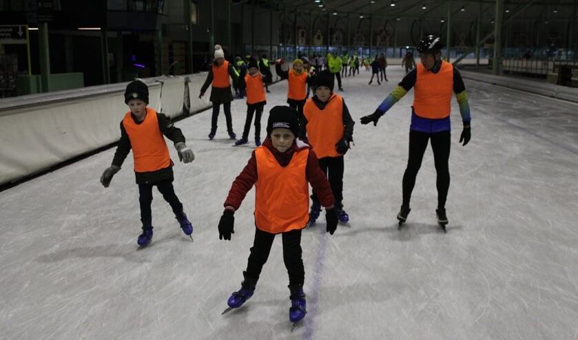 De schaatsende jeugd haalde allemaal het diploma. Foto: PR