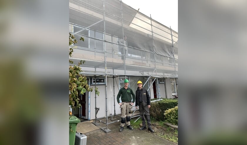 Maarten en Luuk bij het project aan de Slieperstraat in Beltrum. Foto: PR
