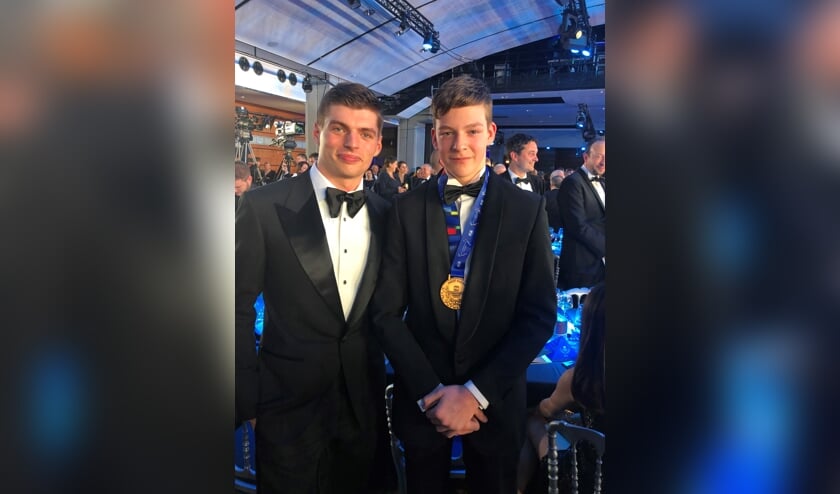 Max Verstappen en Bastiaan van Loenen bij het FIA Prize Giving gala in het Louvre in Parijs. Foto: Alex van Loenen