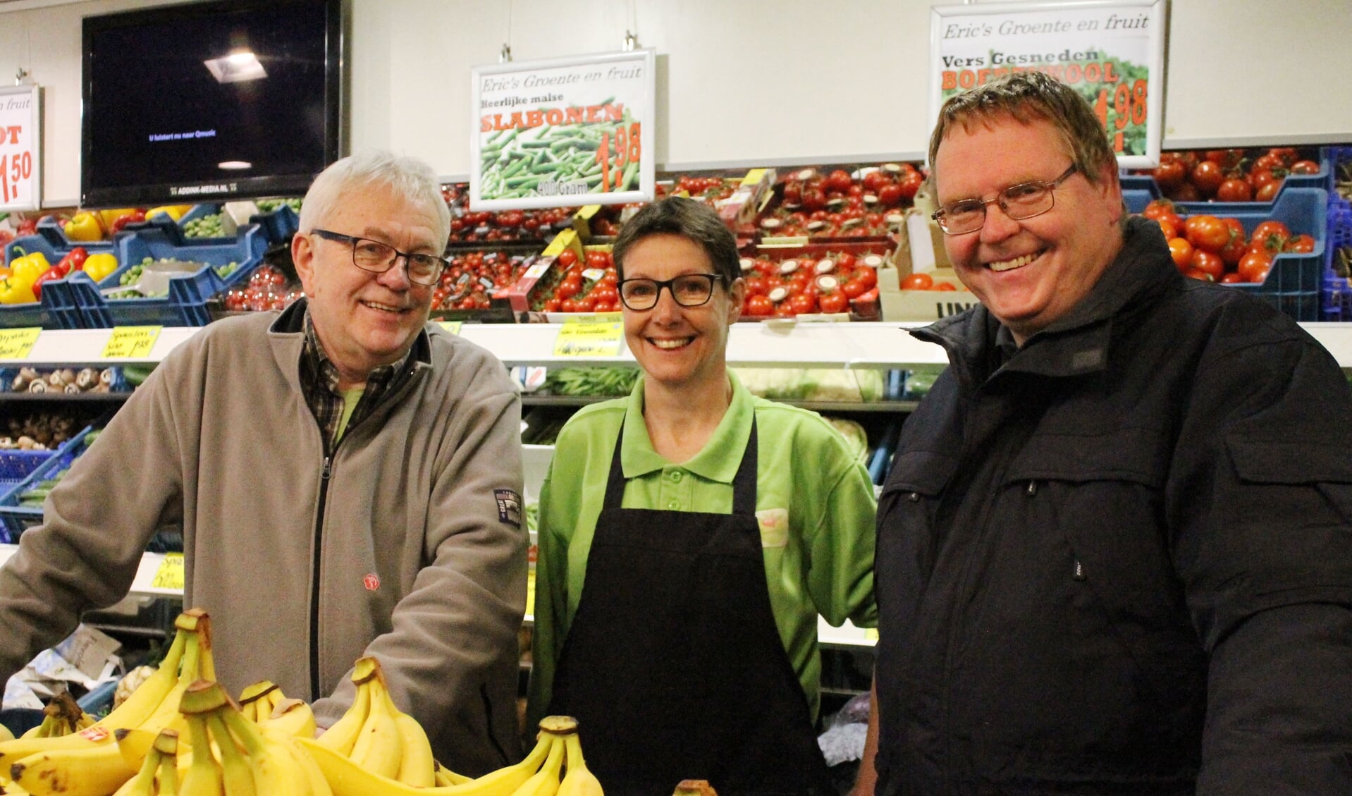 Eric (links), Wilma en René in de winkel. Foto: Kristel te Bokkel
