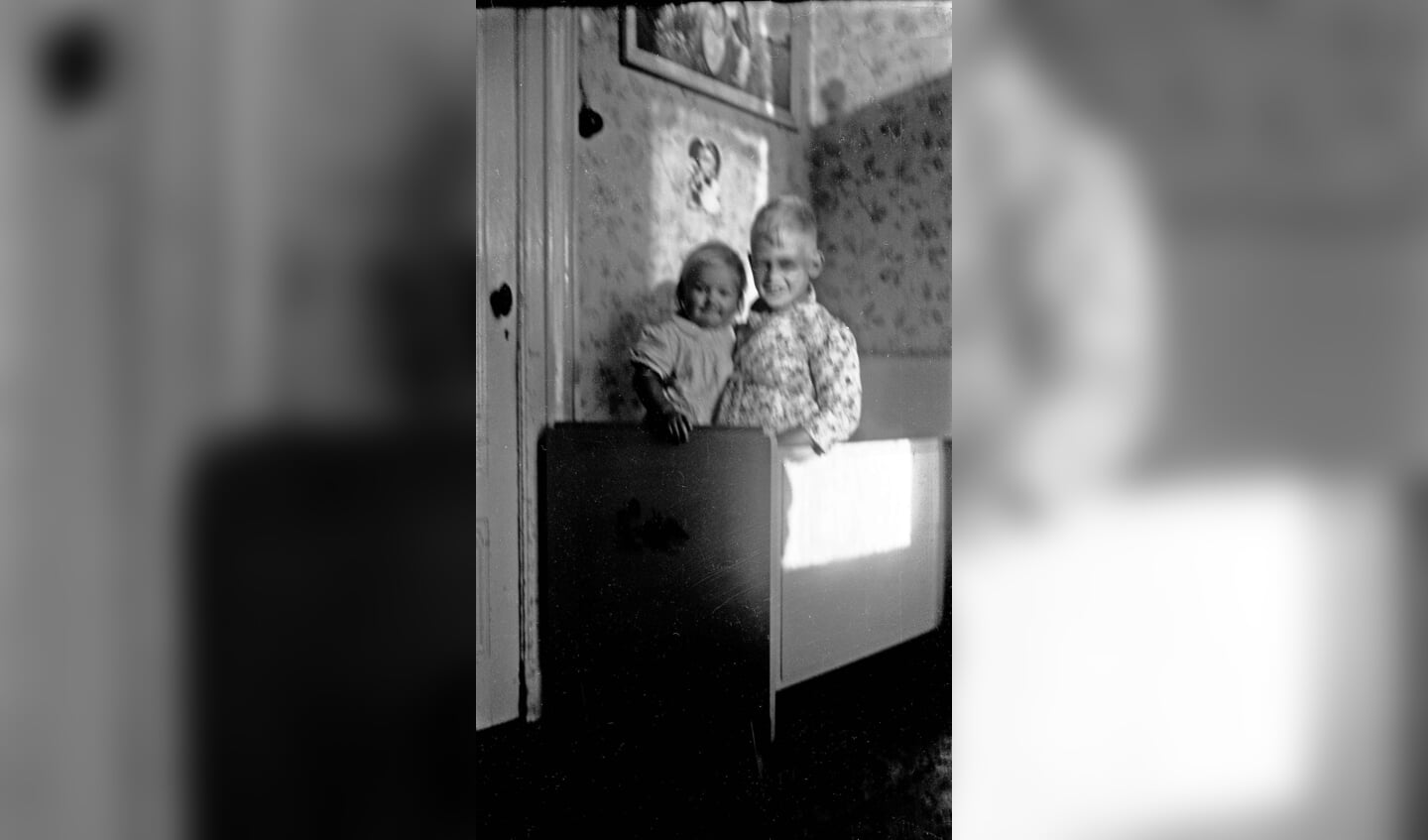 1942. Het kinderbedje op de bovenverdieping van het stationsgebouw. Foto: PR