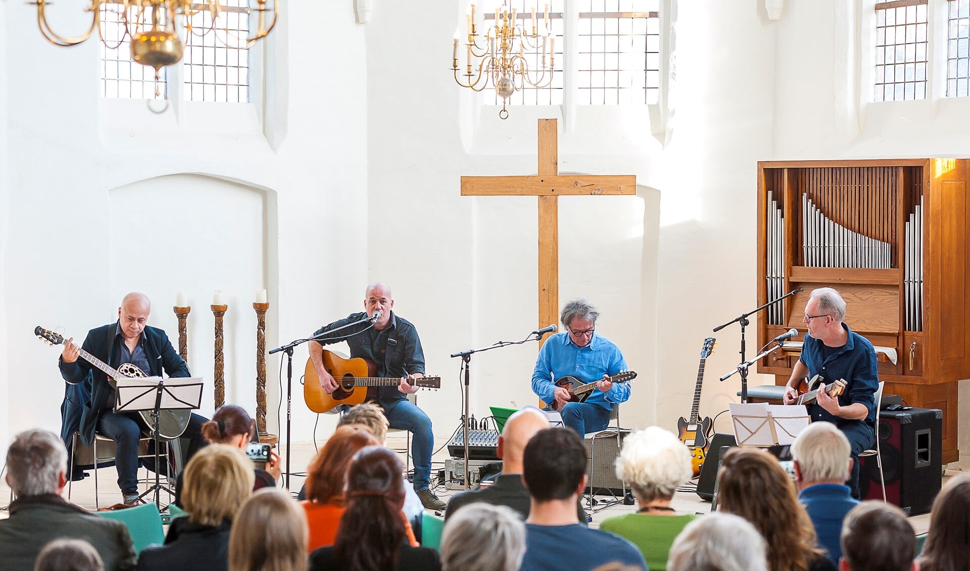 Concert Luc te Brinck concerteret met vrienden in de protestantse kerk in Silvolde. Foto: Henk van Raaij