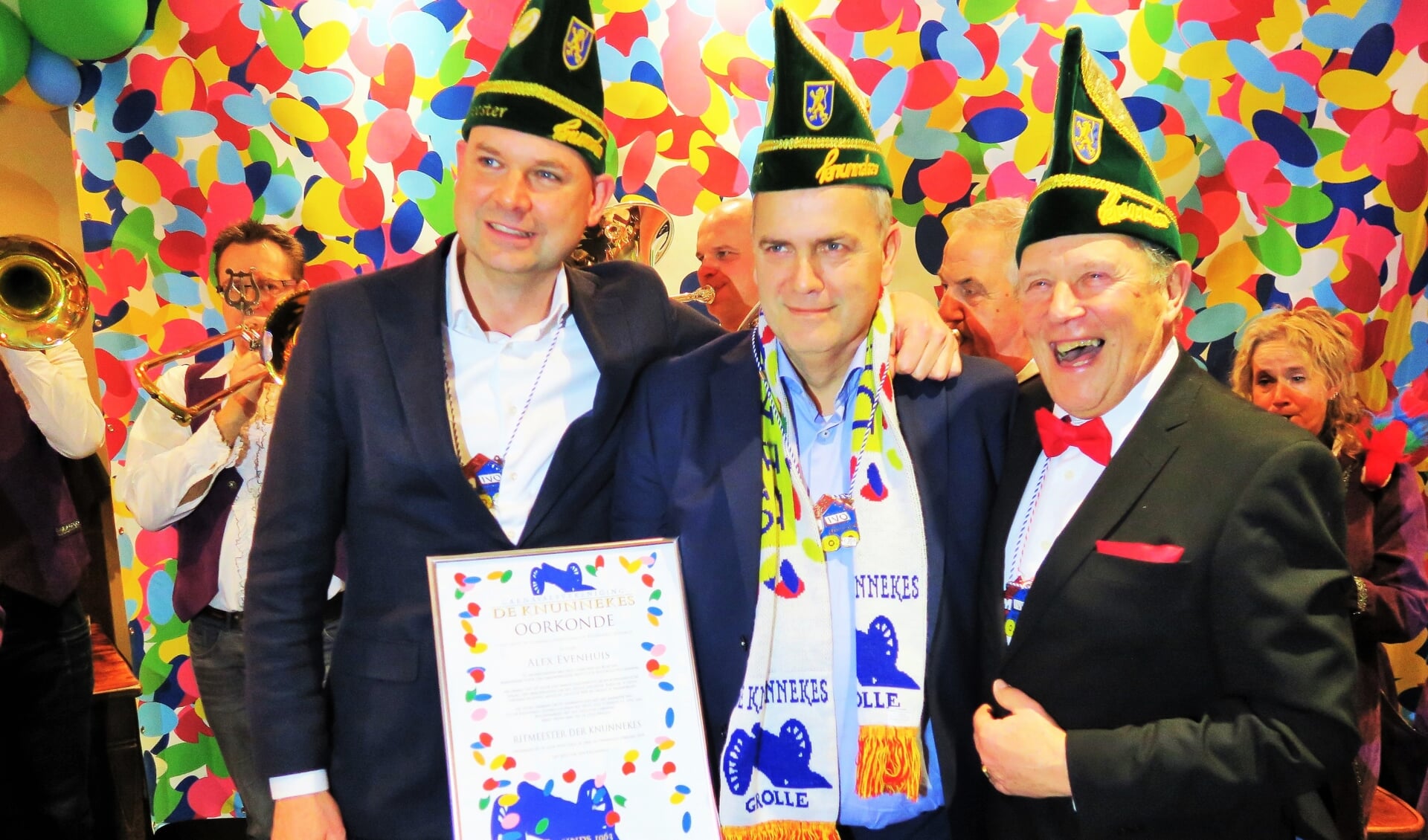 Ritmeester Alex Evenhuis (midden) met Jan Nales (links) en Henk Meijer (rechts). Foto: Theo Huijskes