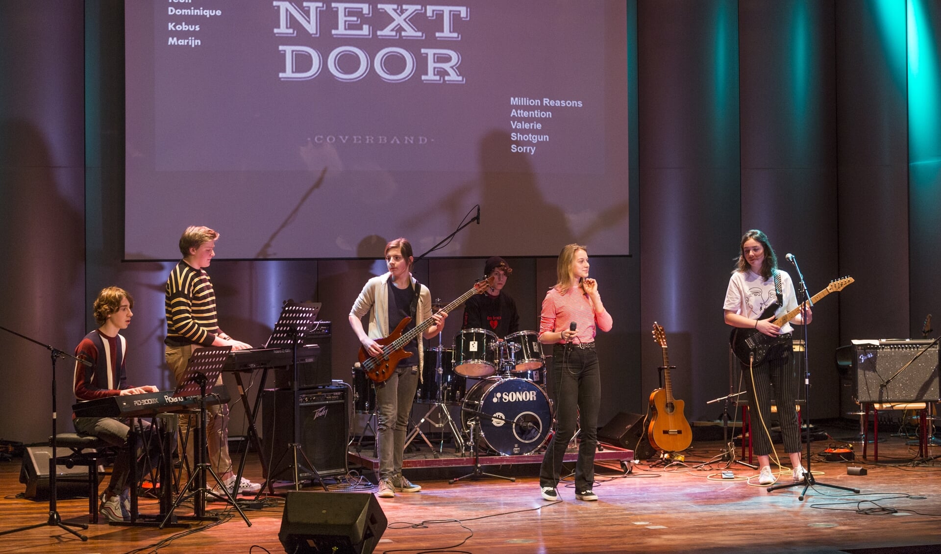 De band Next Door trad op tijdens het open huis van Boogie Woogie. Foto: Jurgen Pillen