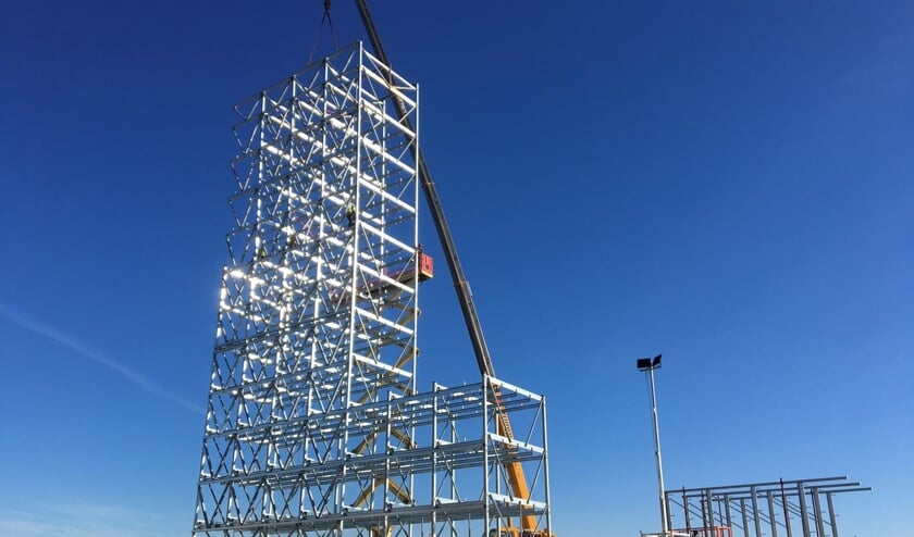 Het hoogste punt is bereikt bij de bouw van het Aviko vrieshuis in Steenderen. Foto: Aviko