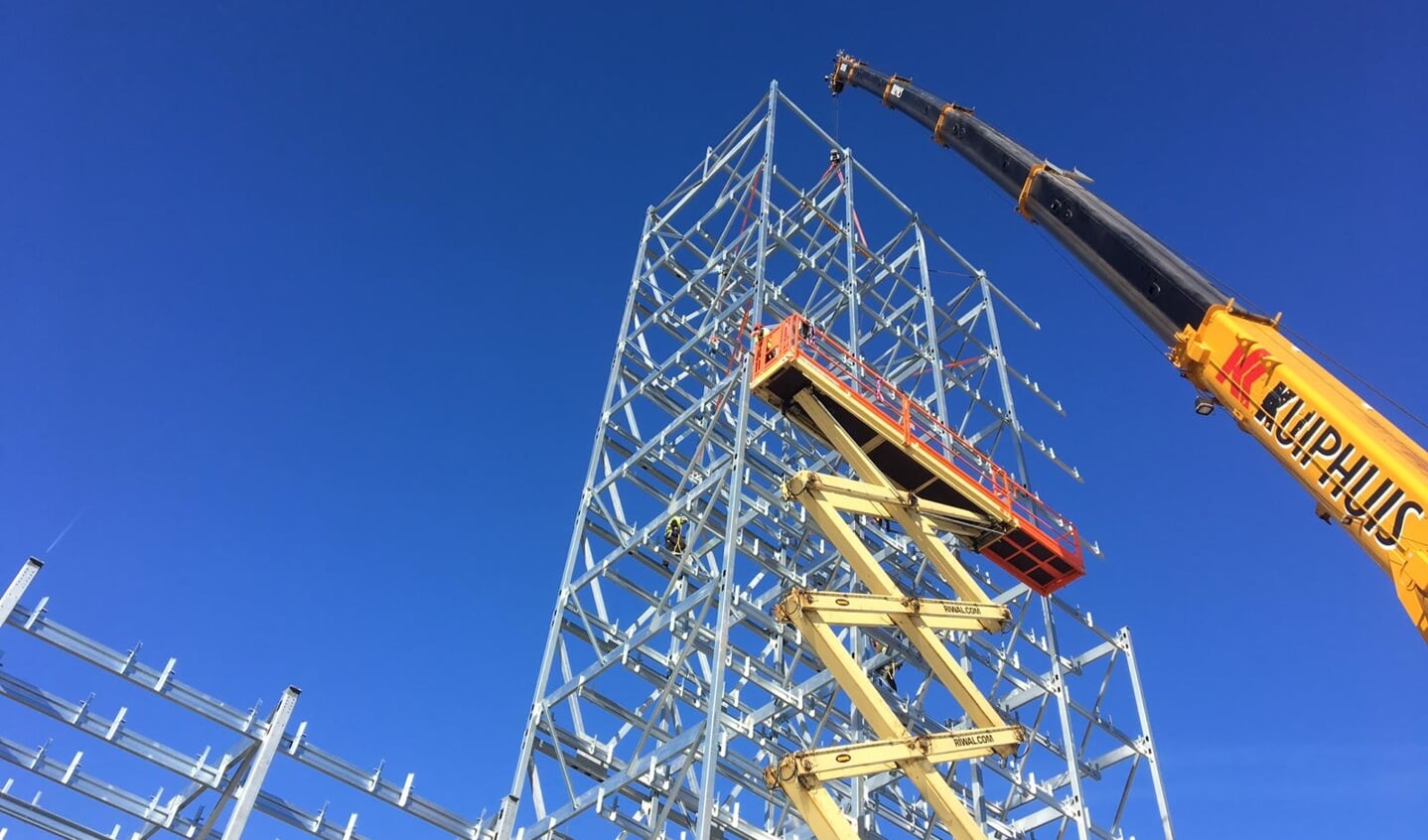 Het hoogste punt is bereikt bij de bouw van het Aviko vrieshuis in Steenderen. Foto: Aviko