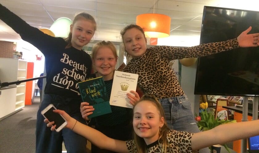 Maartje met haar vriendinnen. Foto: Eva Schipper