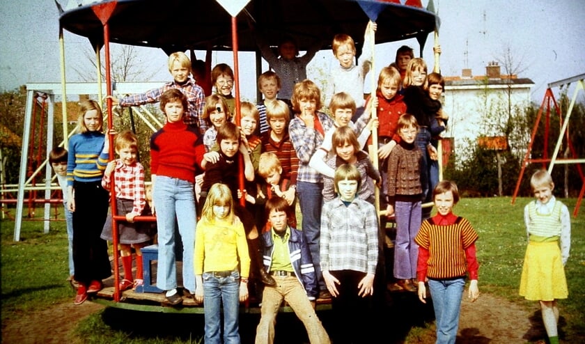 De draaimolen waar het allemaal mee begon. Foto: archief speeltuin De Bleek