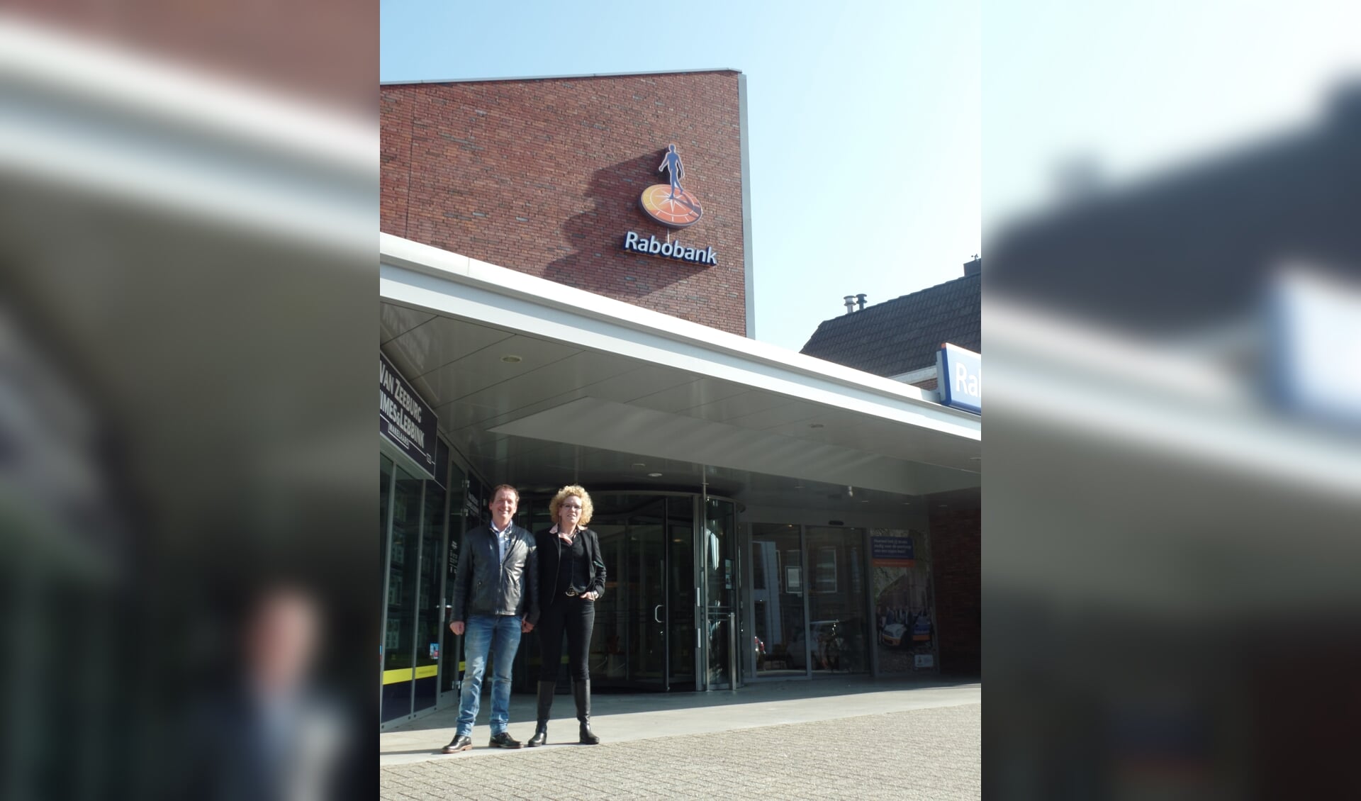 Met de koop van het Rabobank pand gaat voor Monique en John van der Voort een langgekoesterde wens in vervulling. Foto: Jan Hendriksen