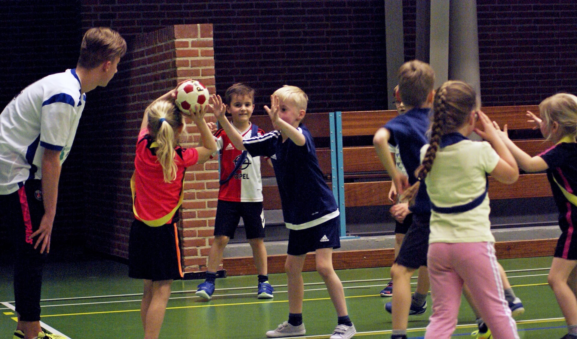 Handbal- en gymnastiekactiviteiten tijdens de Quintus en Achilles instuif. Foto: SV Quintus