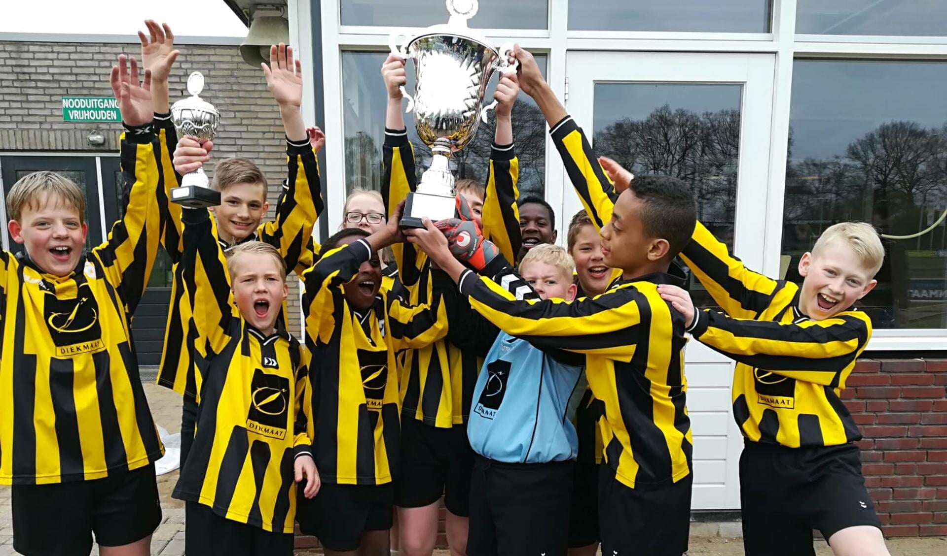 Sbo Diekmaat kampioen bij het schoolvoetbal. Foto: PR