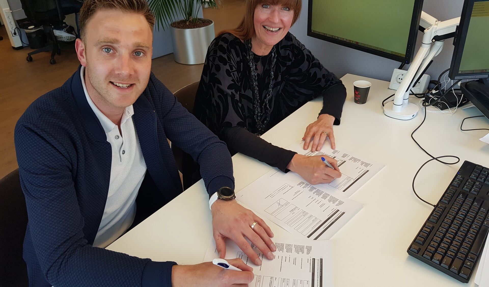 David Buist en Ans Hoekerswever tijdens de officiële ondertekening. Foto: PR