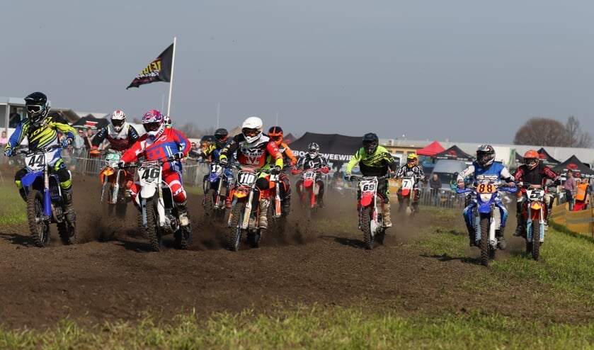 Start van de Hamove Cross hobbyklasse. Foto: Damon Teerink