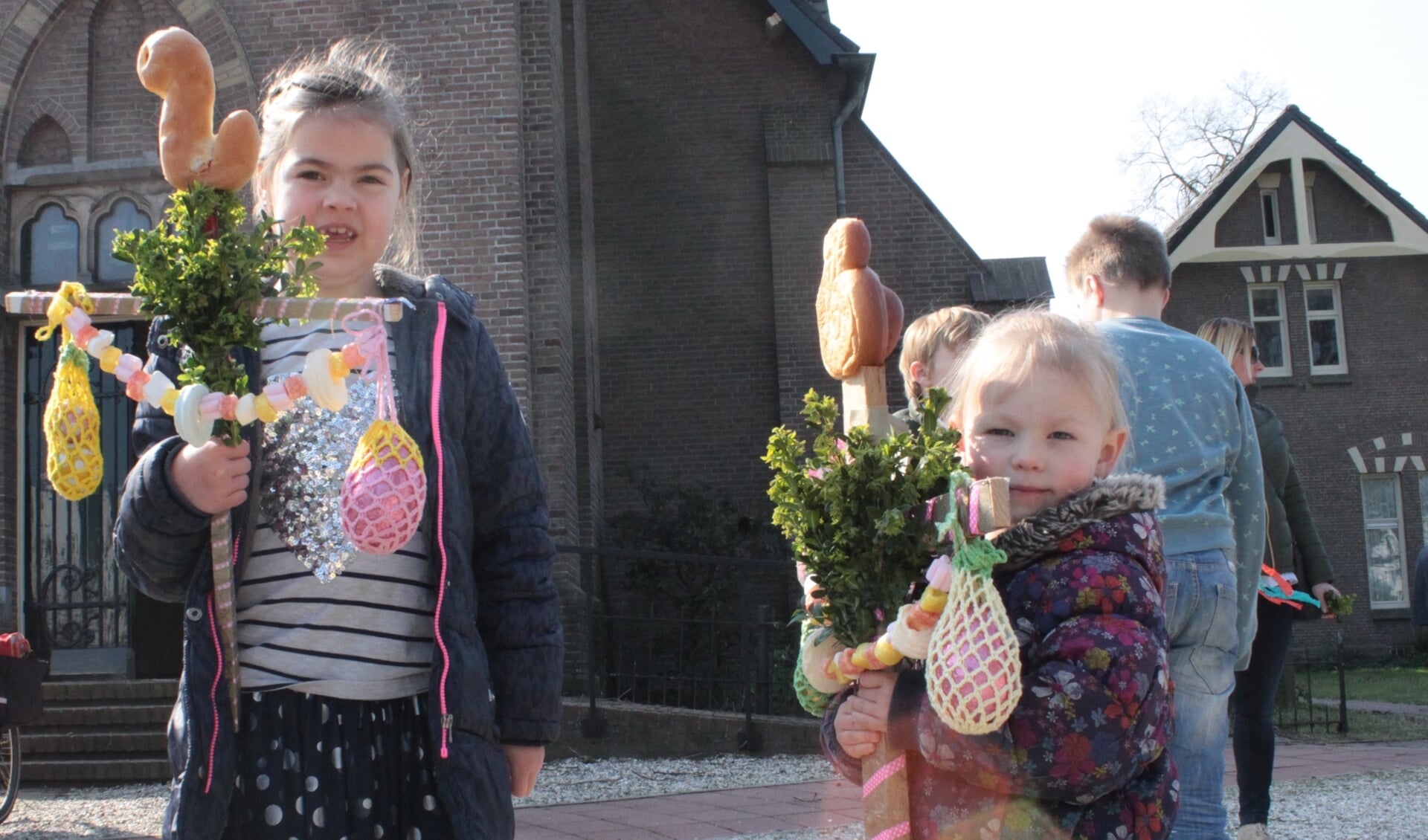 Er waren zondag prachtige palmpaasstokken voor de Palmpasen optocht door de kinderen gemaakt Foto: PR