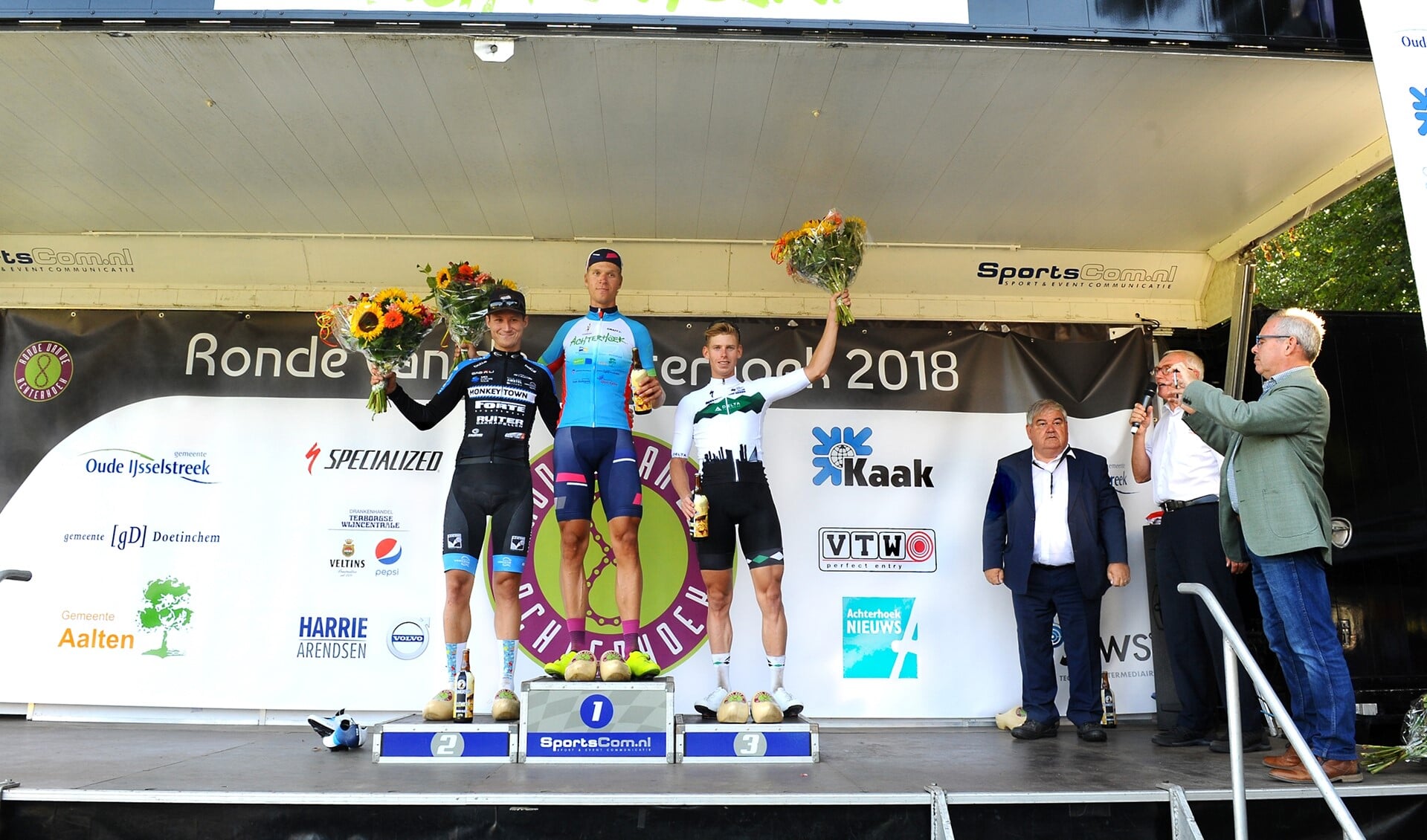 Het podium van de wielerwedstrijd Ronde van de Achterhoek in 2018. 