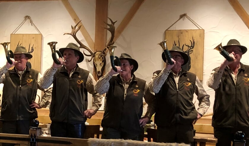 Zondagmorgen werd de Reewildshow geopend door de jachthoornblazers 'Tiro'. Foto: PR.