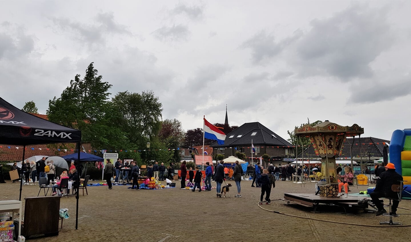 Het is nog rustig op de konings- en kleedjesmarkt in Steenderen. Foto: Alice Rouwhorst