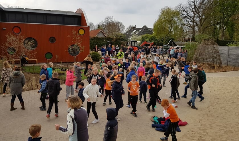 Een actieve en gezellige ochtend op het Ontmoetingsplein in Wichmond. Foto: PR